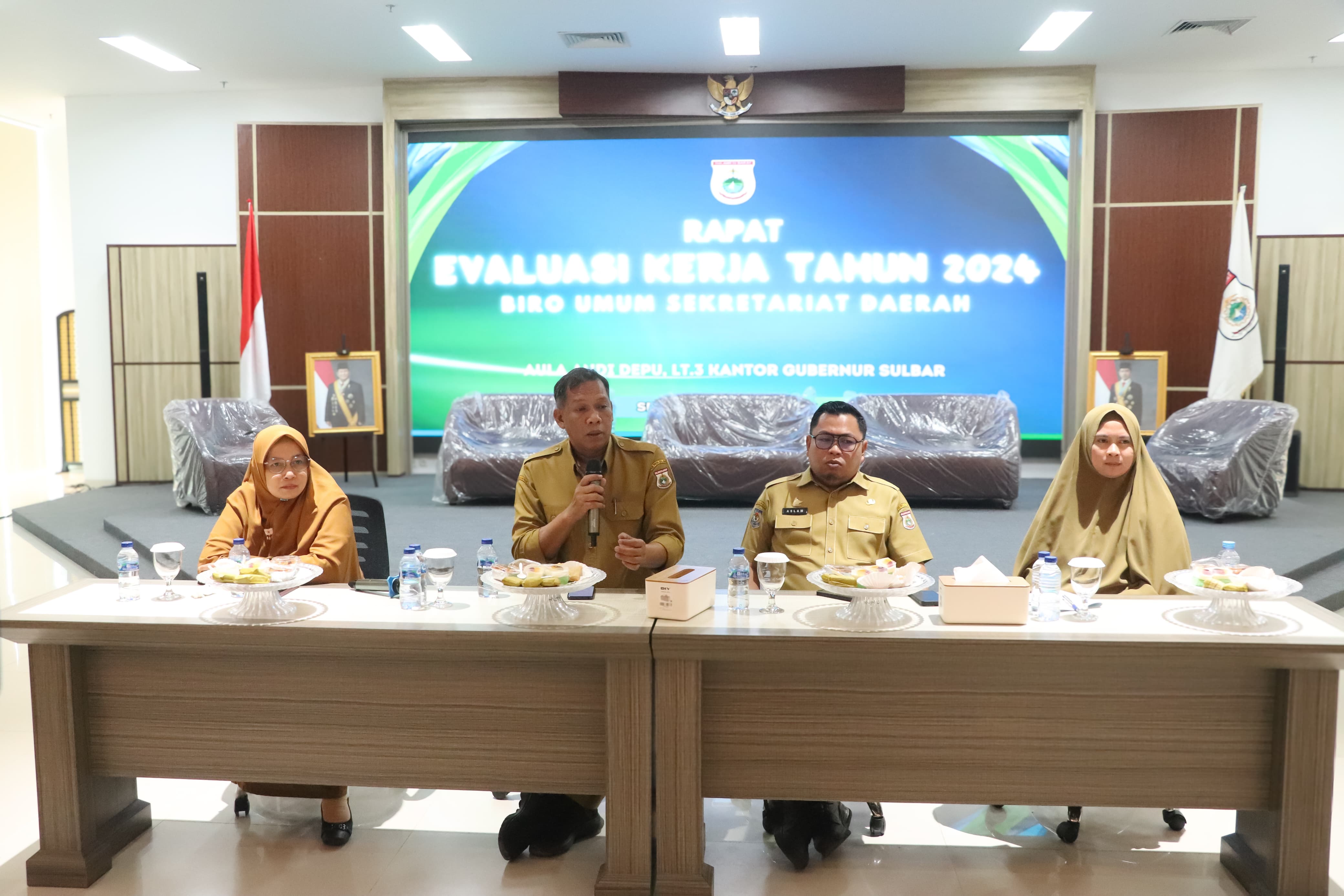 Evaluasi Kinerja AKhir Tahun Biro Umum, Anshar Malle beri Motivasi Seluruh Pegawainya 