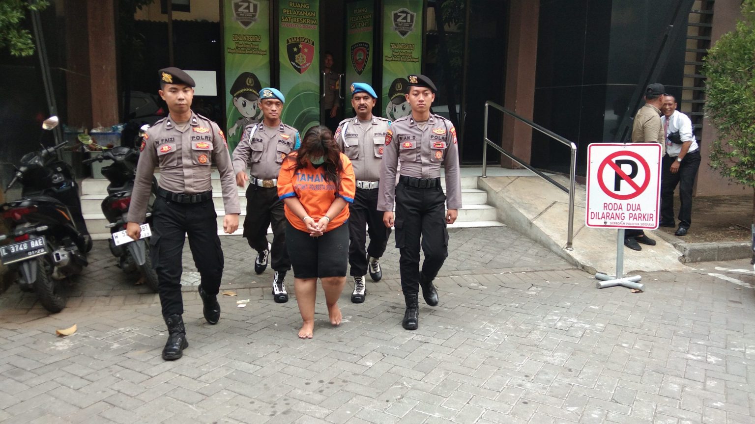 Jalankan Bisnis Prostitusi Lewat Medsos, Perempuan 28 Tahun Terancam 15 Tahun Penjara