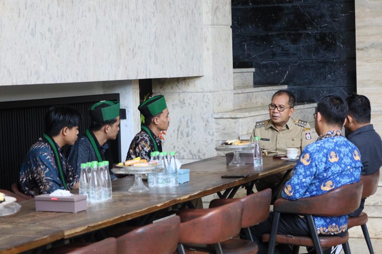 Kunci Kepemimpinan Adalah Adaptif, Pesan Wali Kota Danny Pomanto ke Pengurus Baru HMI Cabang Makassar