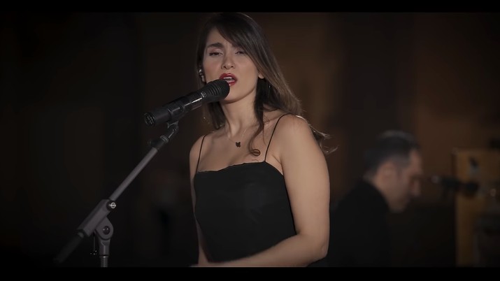 Konser di Youtube Tanpa Hijab, Penyanyi Iran Parastoo Ahmadi Ditangkap