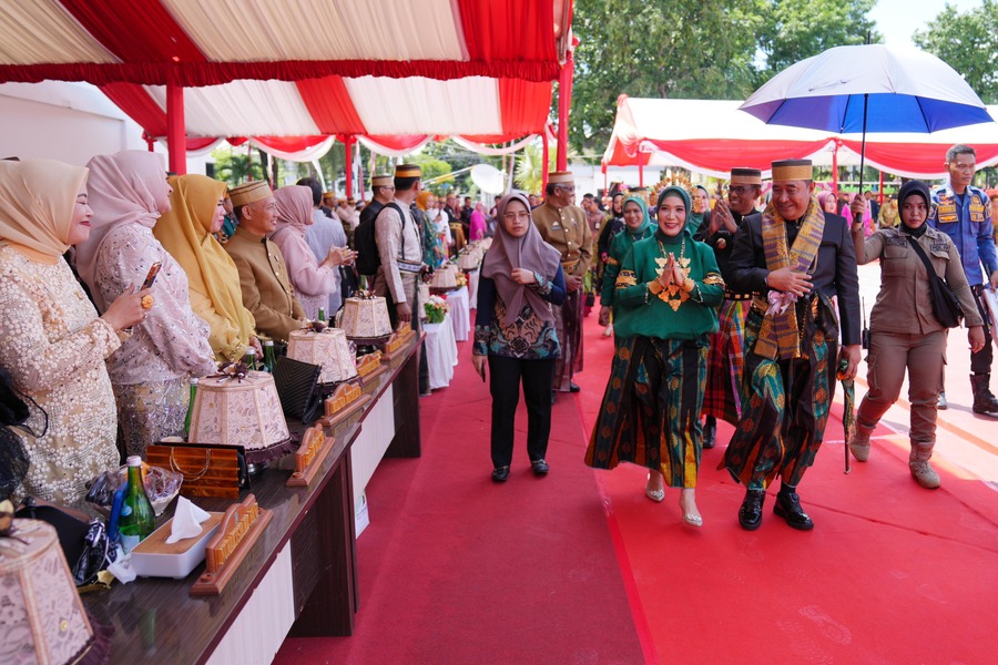Bersama Sofha Marwah, Pj Gubernur Bahtiar Hadiri HUT Takalar Ke-64 Tahun