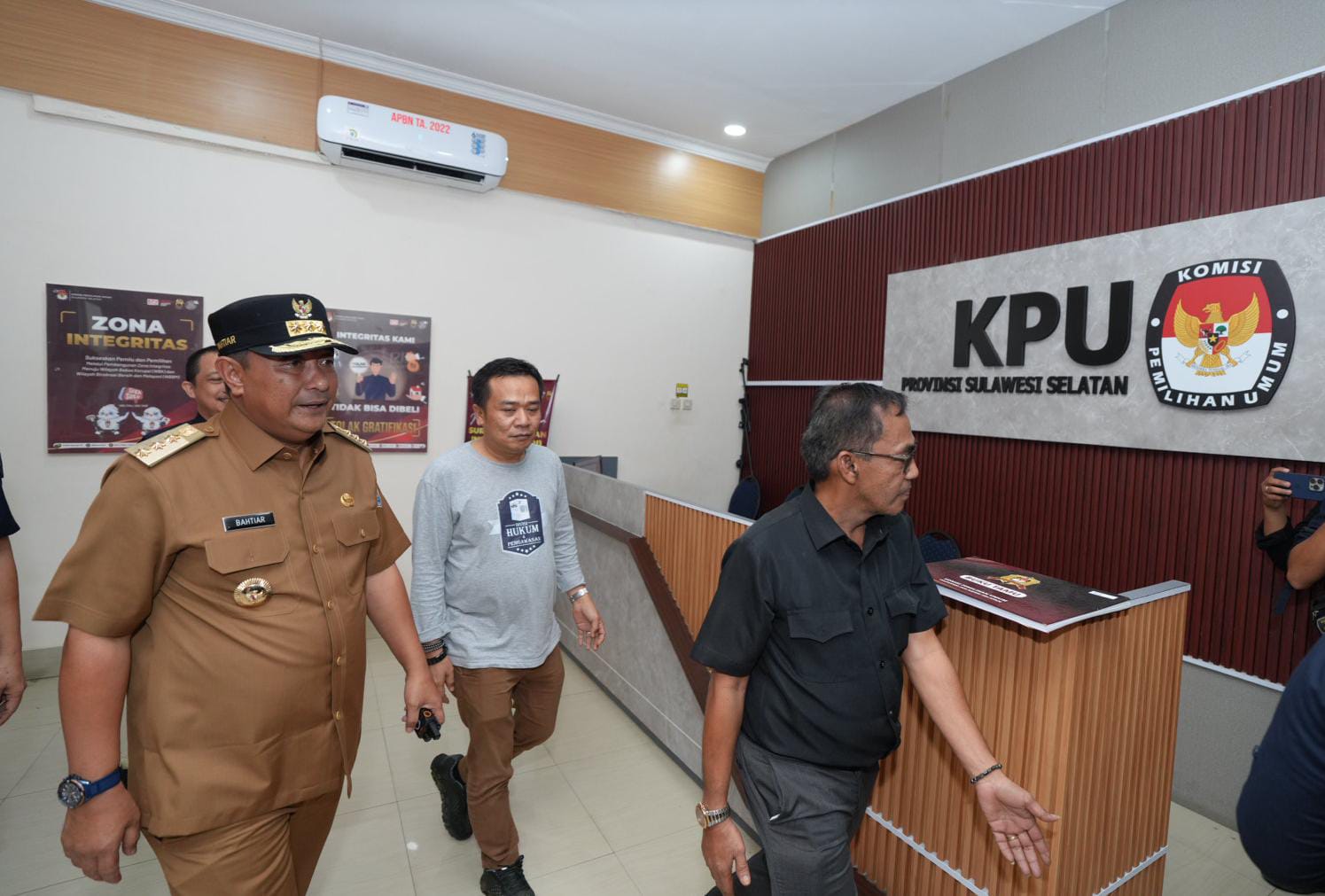 Jelang Pemungutan Suara, Pj Gubernur Bahtiar Terus Pantau Kesiapan Pemilu di Bawaslu dan KPU