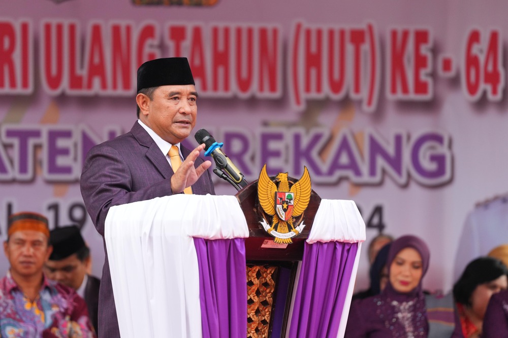 HUT Kabupaten Enrekang, Pj Gubernur Sulsel Apresiasi Pembangunan di Sektor Infrastruktur dan Pertanian