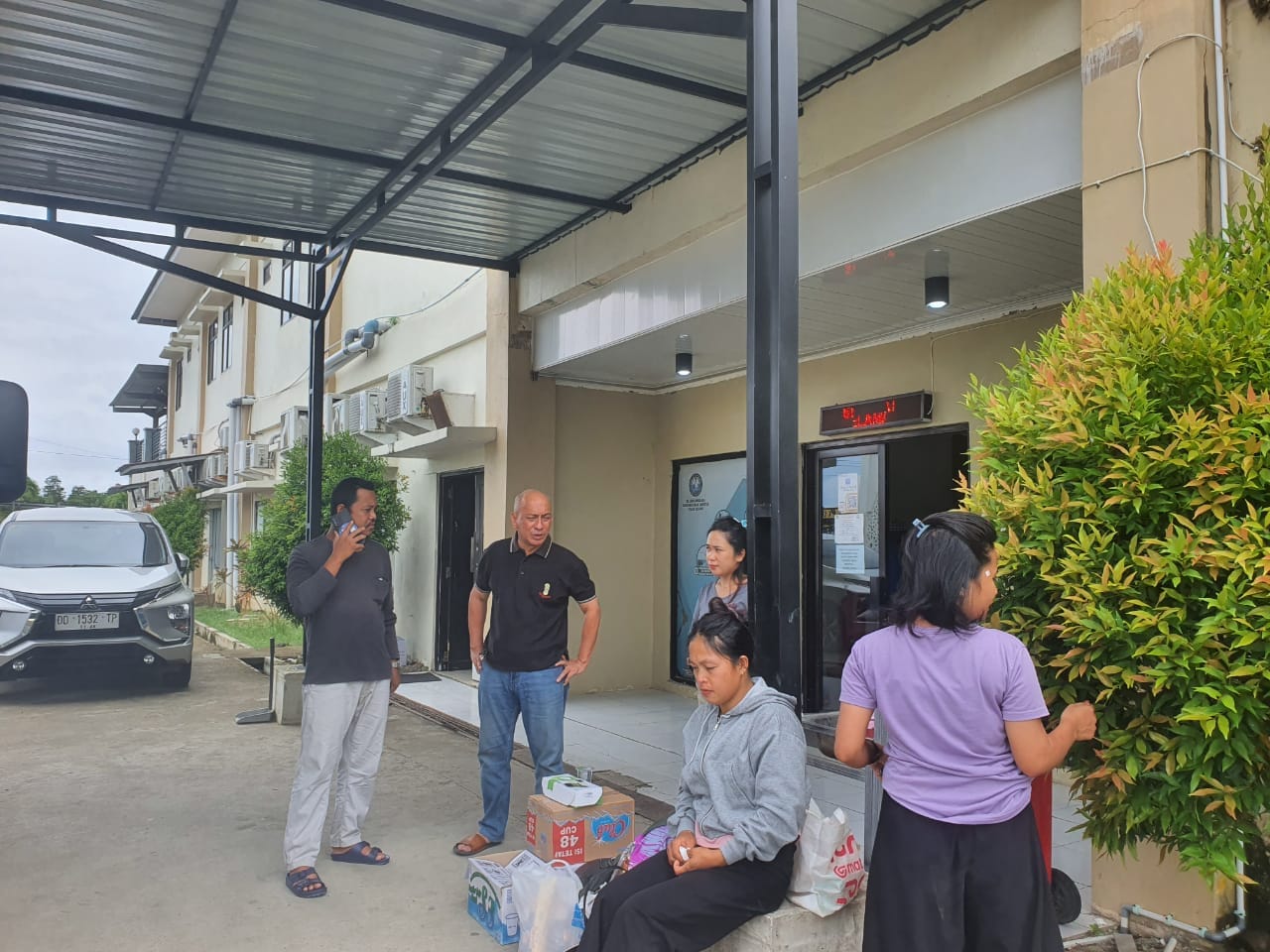 Bantu Pemulangan Jenazah Asal Kalumpang, Pemprov Sulbar Bertekad Perbaiki Akses Jalan di Tiga Desa 