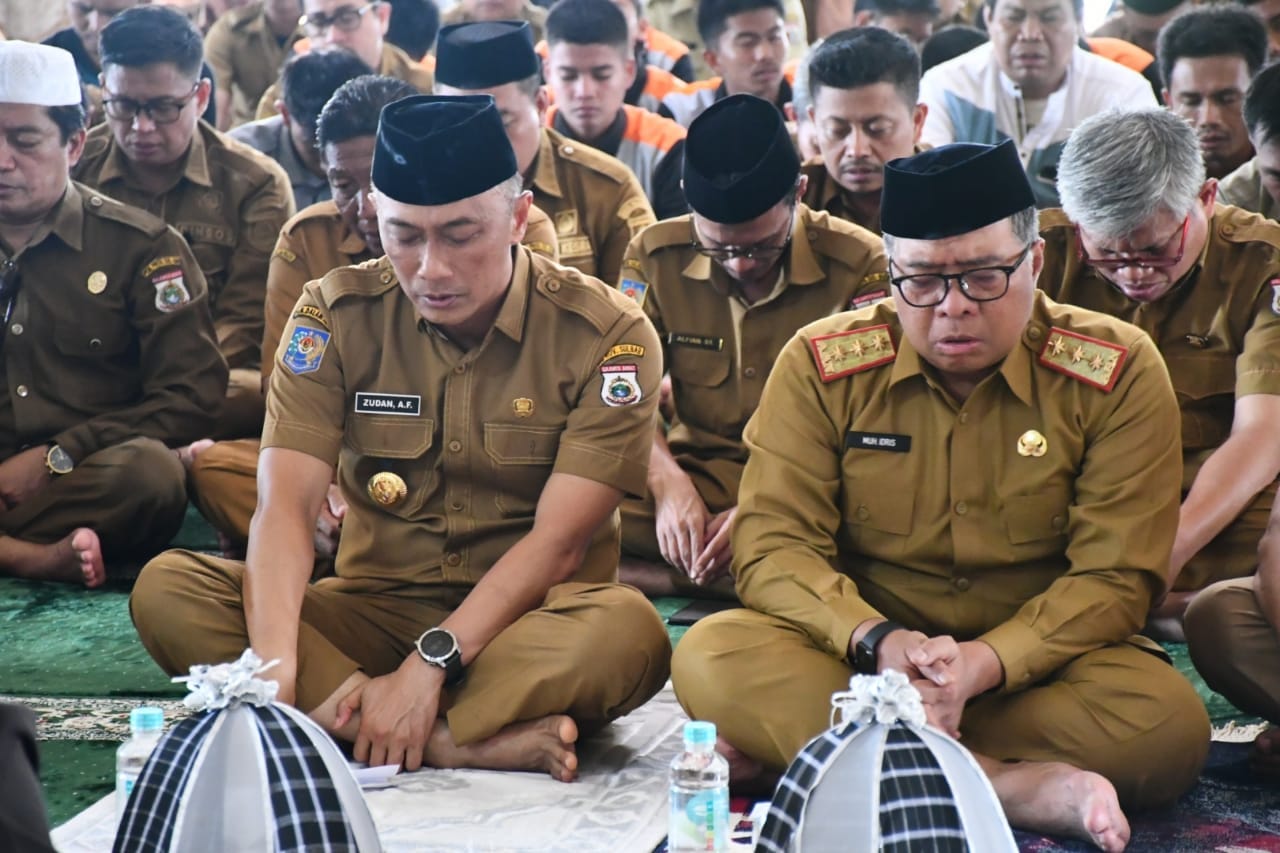 Pj Gubernur dan Sekprov Sulbar Hadiri Zikir dan Doa Bersama untuk Wujudkan Pemilu Damai