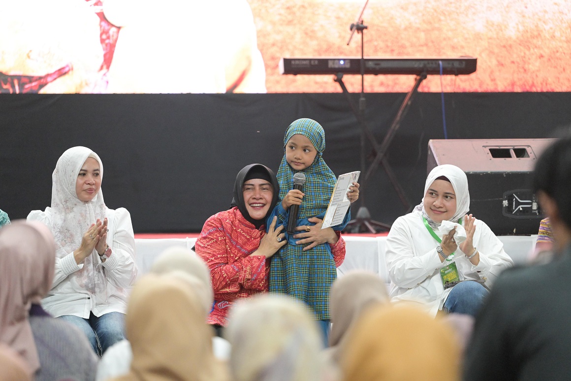 Ulang Tahun Ke-56, Indira Yusuf Ismail Dibanjiri Doa dan Ucapan dari Keluarga dan Kerabat