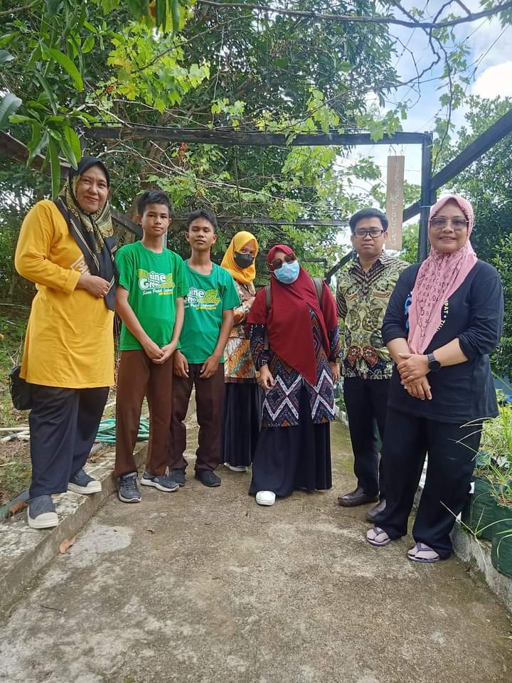 Proyek Penguatan Profil Pelajar Pancasila, Komunitas Peduli Lingkungan SMPN 9 Parepare Kunjungi Dinas Ketapang