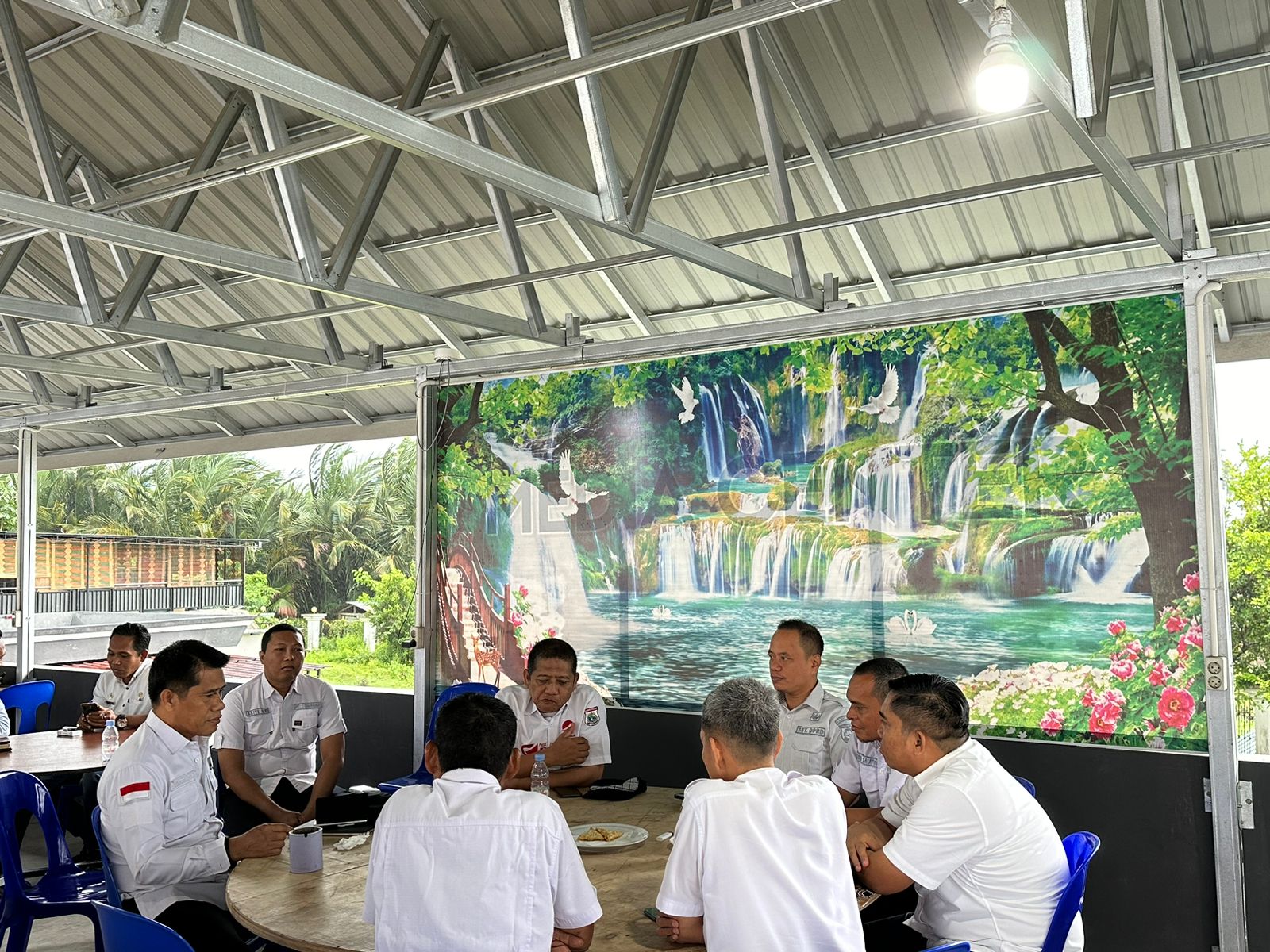 Evaluasi Kinerja Berkala, Sekretariat DPRD Sulbar Kembali Rapat Internal