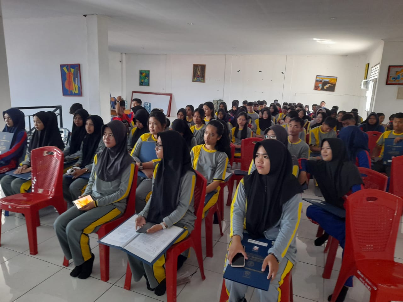 Program Pengembangan SDM Pelajar Kelas XII SMA/SMK/SLB Sulbar, Disdikbud Target Angka Kelulusan Masuk PTN 30 Persen