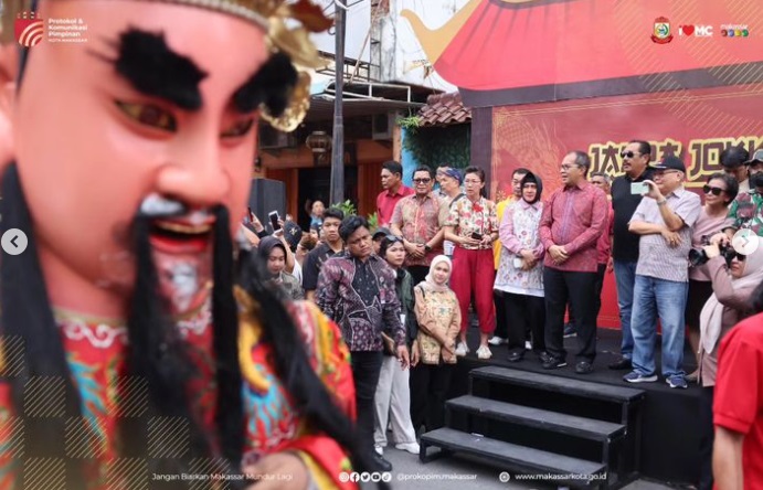 Danny dan Indira Hadiri Karnaval Budaya Jappa Jokka Cap Go Meh