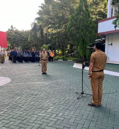 Kabag Humas Protokol DPRD Kota Makassar Pimpin Apel Pagi, Tekankan Kedisplinan dan Semangat Kerja