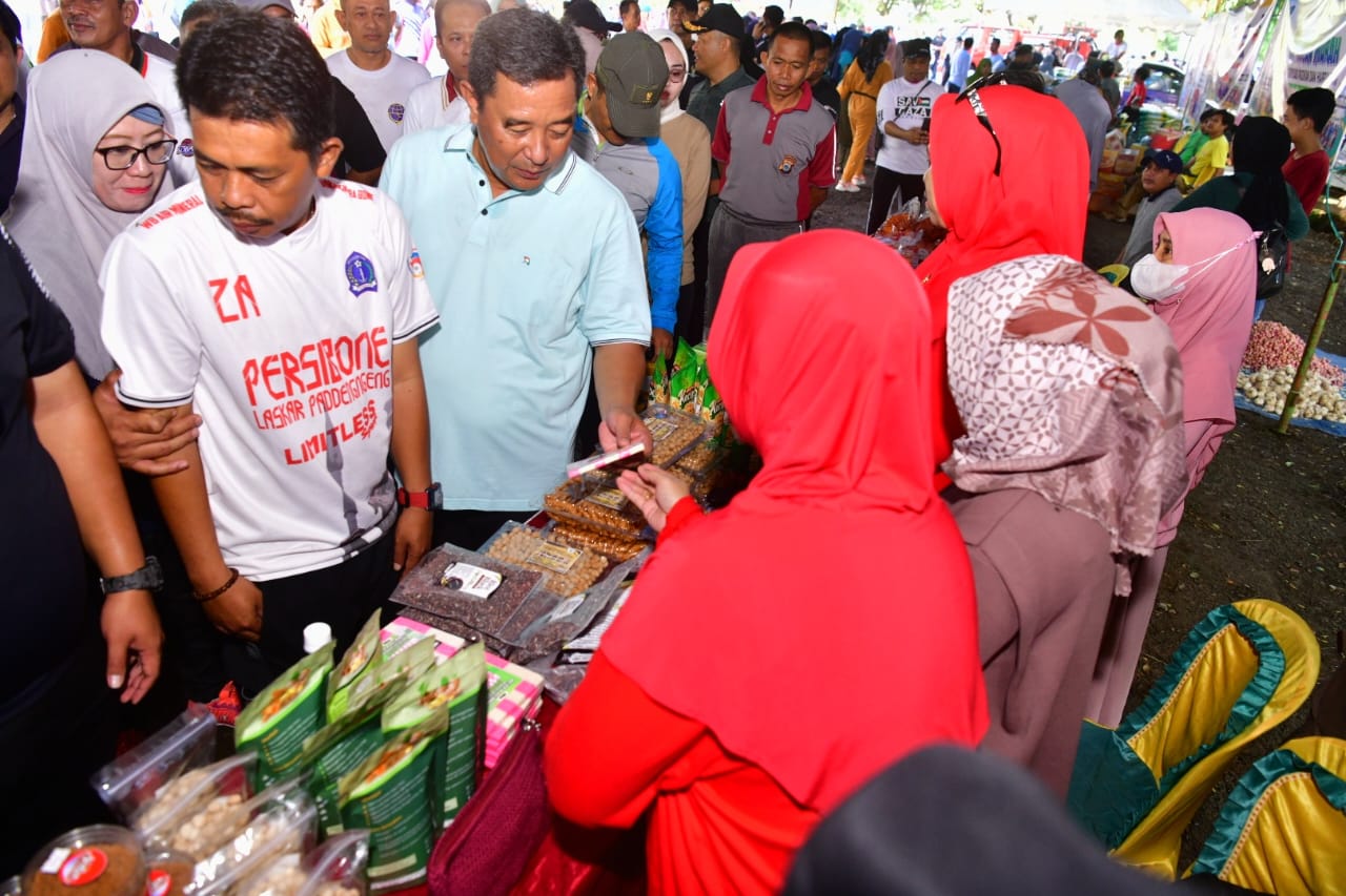 Gelar Pangan Murah di Bone, Masyarakat dan Pedagang Sama-sama Untung