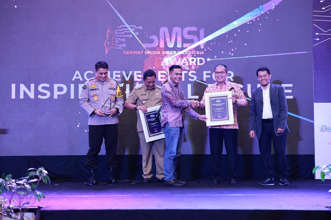 Danny Pomanto Terima Penghargaan sebagai Figur yang Menginspirasi di SMSI Award 2023