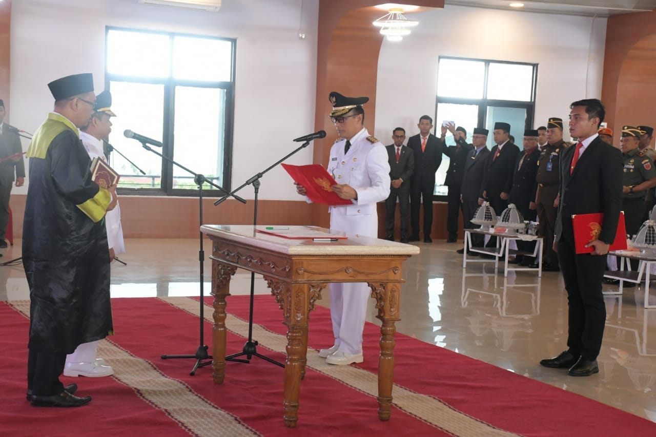 Resmi Lantik Pj Bupati Mamasa, PJ Gubernur Sulbar Sebut Tiga Tugas Besar yang Harus Dikerjakan