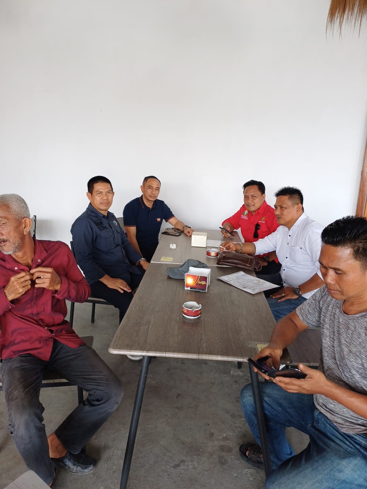 Dinas ESDM Bersama Komisi III DPRD Sulbar Kunjungi Lokasi Kegiatan Bantuan Listrik Gratis di Mateng