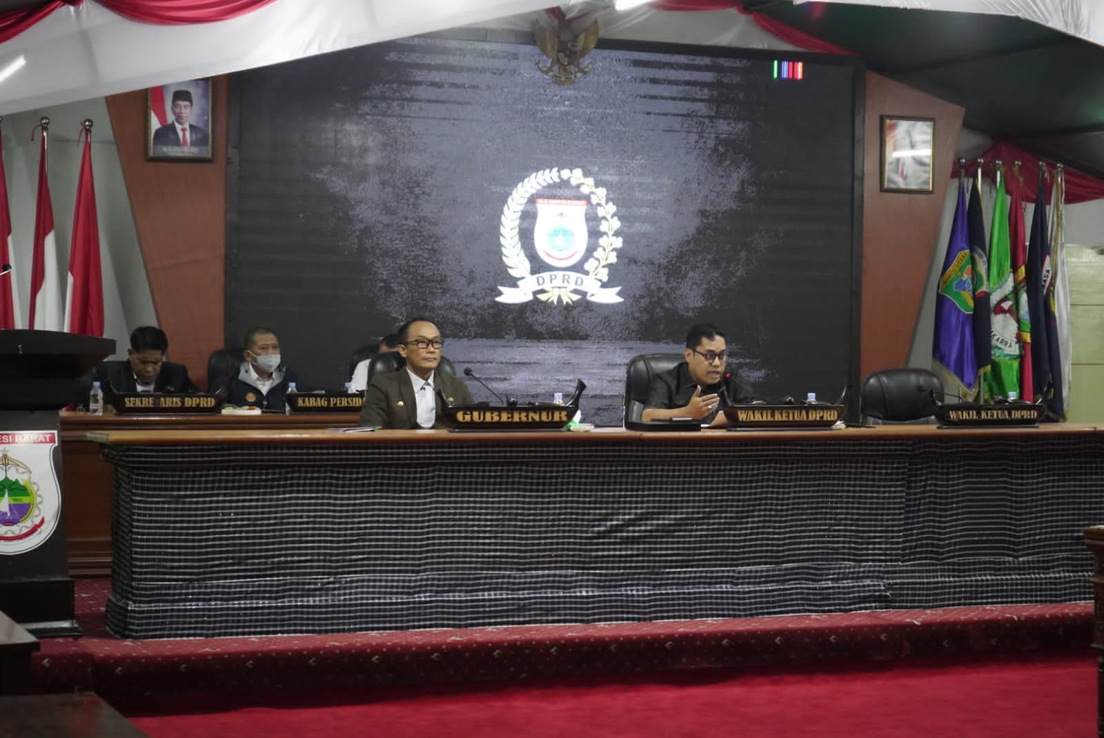 Pj Gubernur Sulbar Hadiri Paripurna Penetapan Dua Ranperda Tentang Lingkungan Hidup di DPRD