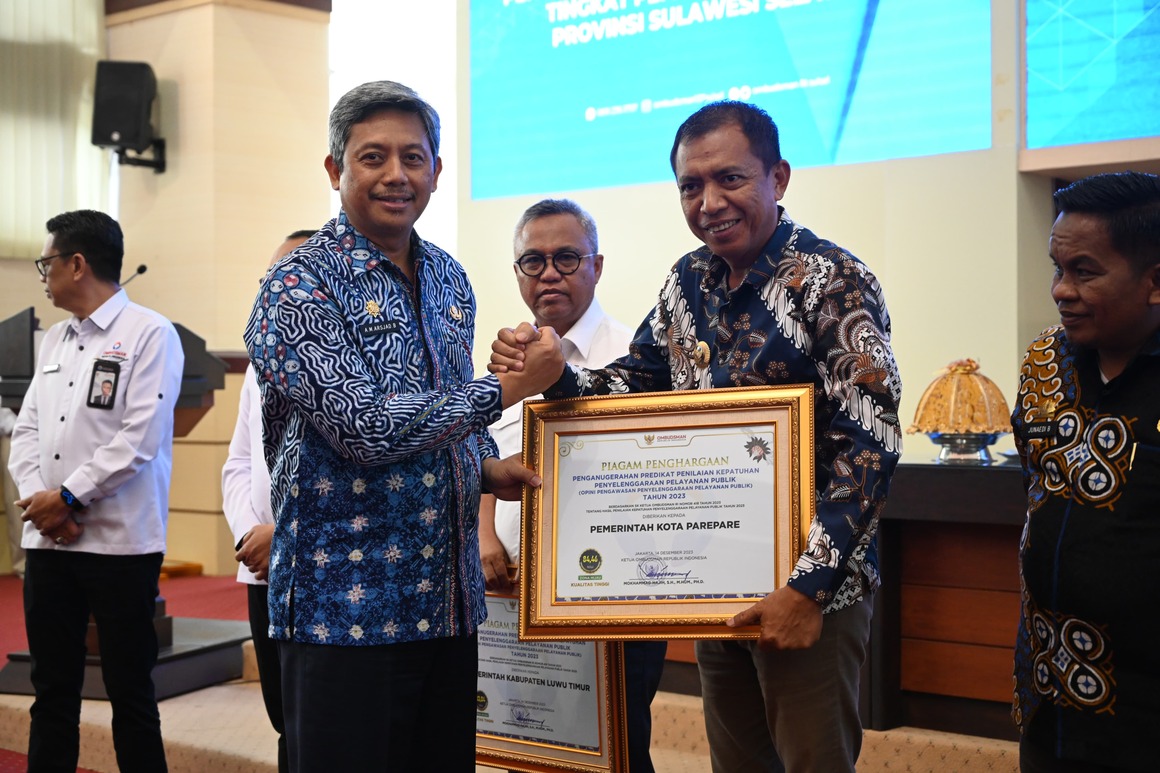 Pj Wali Kota Parepare Terima Penghargaan Ombudsman RI, Anugerah Penilaian Kepatuhan Penyelenggaraan Pelayanan Publik