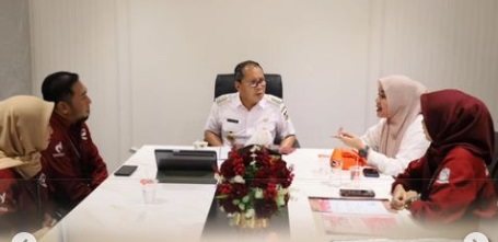 Danny Pomanto Apresiasi Aksi Bersih-bersih, Kolaborasi Duta Pemuda Dispora dan TP PKK Kecamatan Ujung Tanah