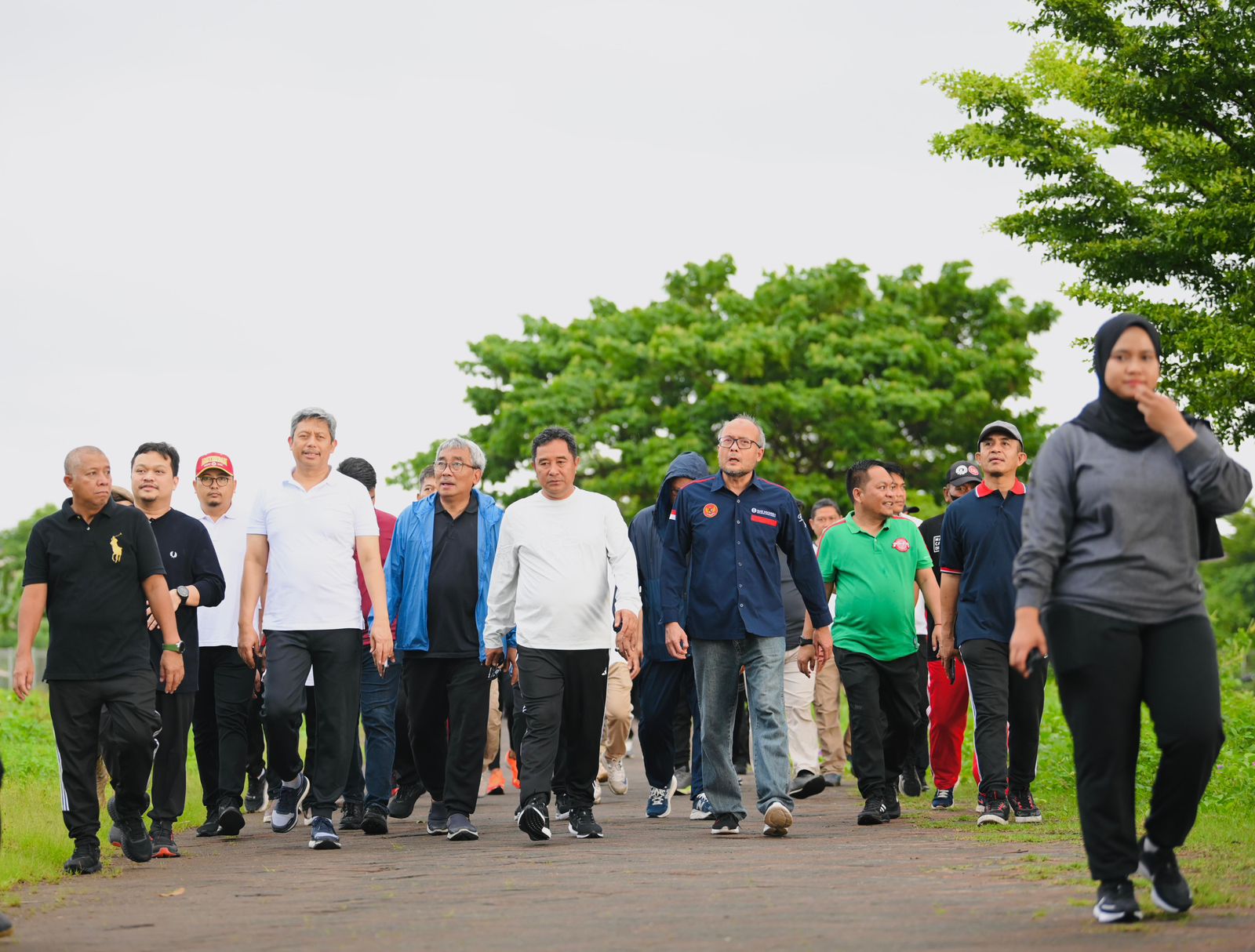 Jalan Santai di Taman Maccini Sombala, Pj Gubernur Sekaligus Tinjau Smart Green House Model Dotch Bucket