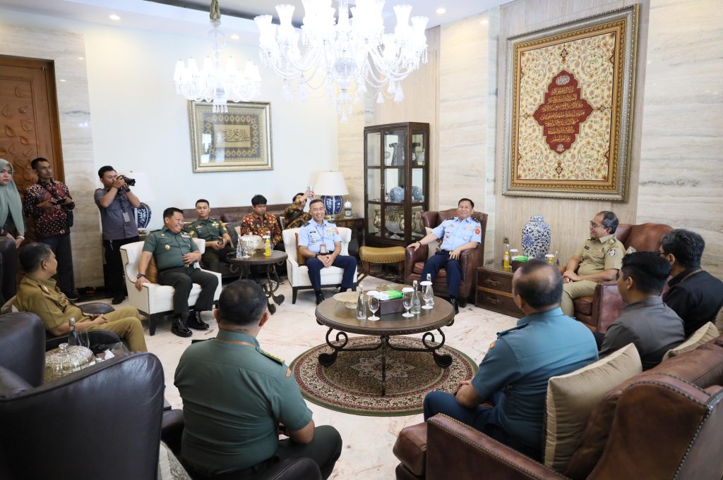 Dirjen Badilmiltun Mahkamah Agung Temui Wali Kota Makassar, Bahas Rencana Pembentukan Pengadilan Militer Tinggi V