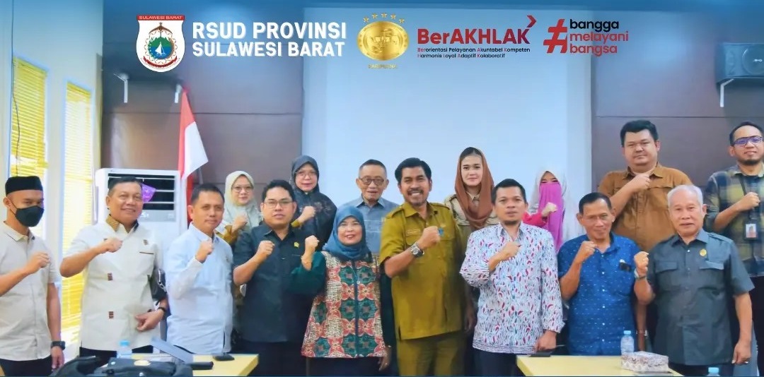 Direktur RSUD Dampingi Komisi IV DPRD Sulbar Kunker di RSUD dr Hasri Ainun Habibie Gorontalo