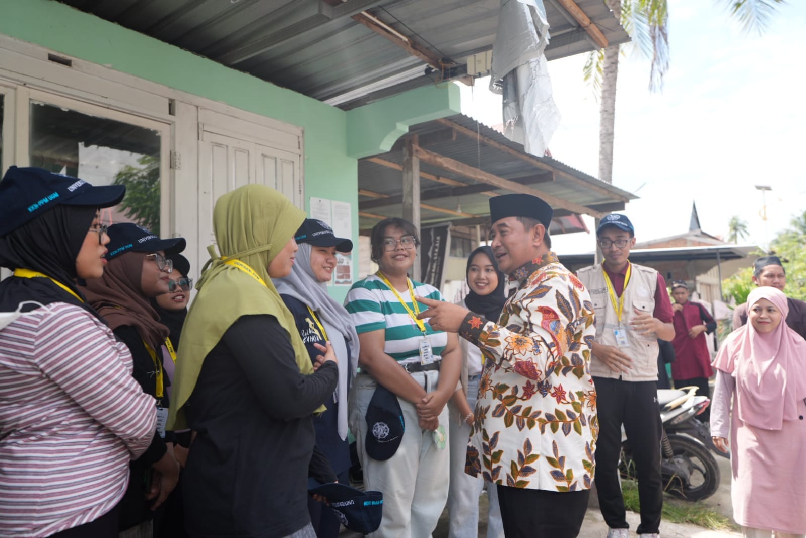 Jawab Ancaman Krisis Iklim, Pj Bahtiar Bersama Mahasiswa UGM Tanan Pohon Sukun 