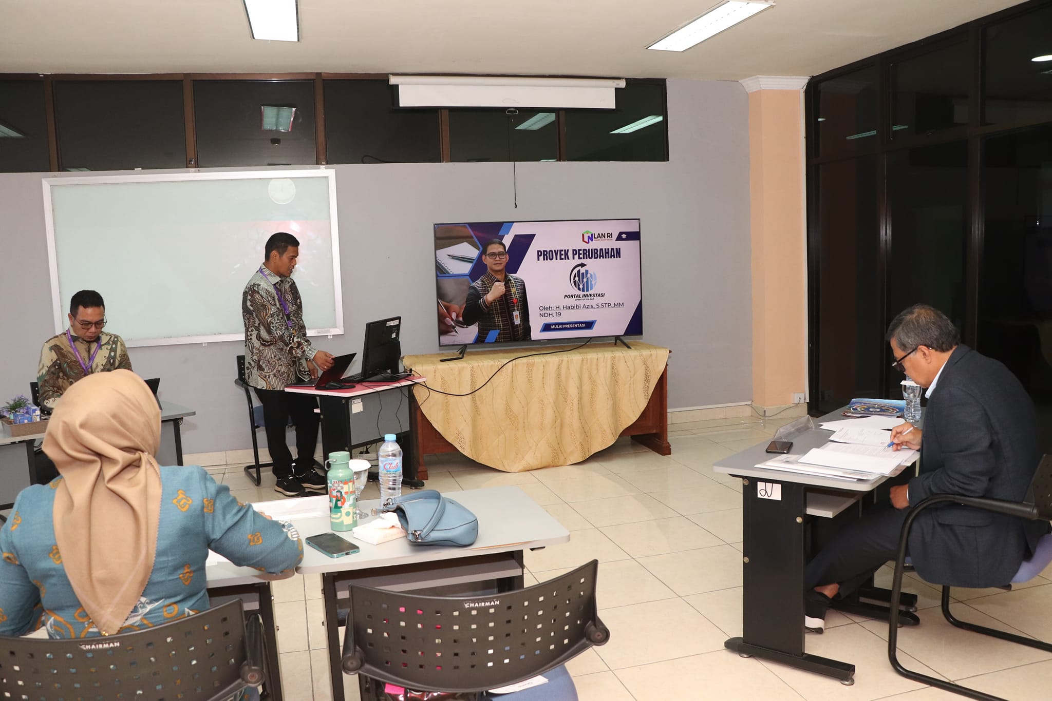 Sekprov Jadi Mentor di Seminar Proyek Perubahan Pelatihan Kepemimpinan Dua Kepala OPD