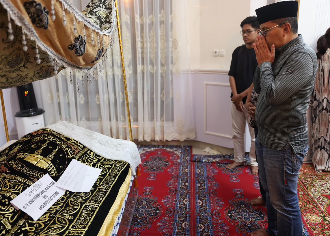 Melayat ke Rumah Duka, Danny Pomanto Sampaikan Belasungkawa atas Wafatnya Plt Direktur RSKD Dadi Dr Andi Mappatoba