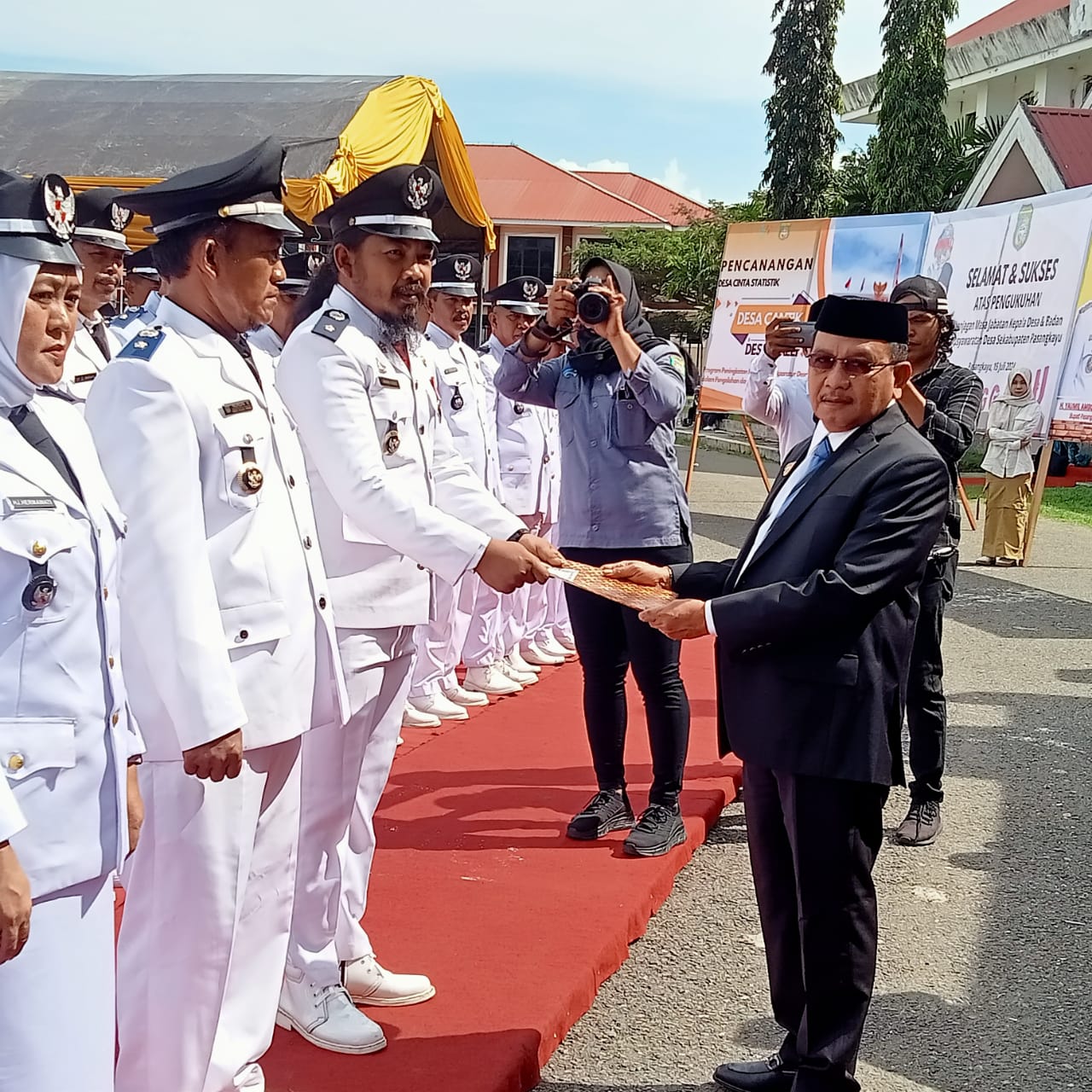Bupati Pasangkayu Kukuhkan Perpanjangan Masa Jabatan Kepala Desa dan BPD