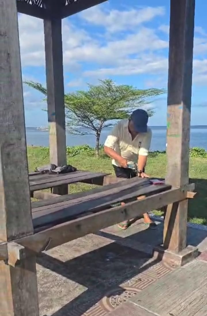 Anggota DPRD Terpilih Jusvari Genda Prihatin Fasilitas Publik Tidak Terawat, Warga Inisiaitif Sendiri Perbaiki 