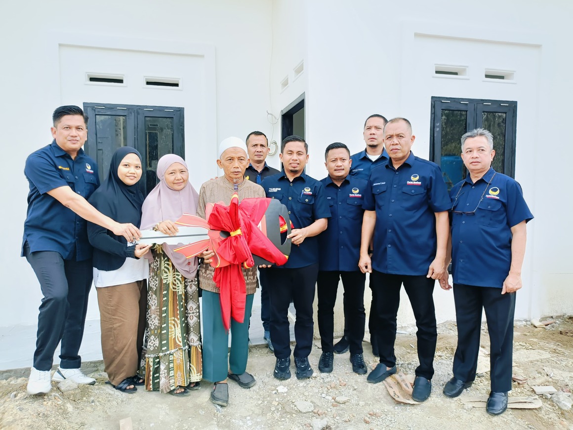 Terima Hadiah Rumah Undian Jalan Sehat, Umar Sanusi Doakan TSM Terpilih Wali Kota Parepare 