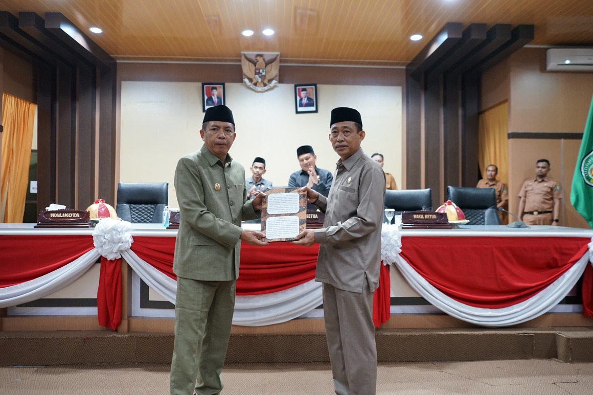 Pemkot dan DPRD Parepare Setujui Perda LPj APBD 2023, Pj Wali Kota Akbar Ali Titip Harapan Terus Bersinergi untuk Kesejahteraan Masyarakat 