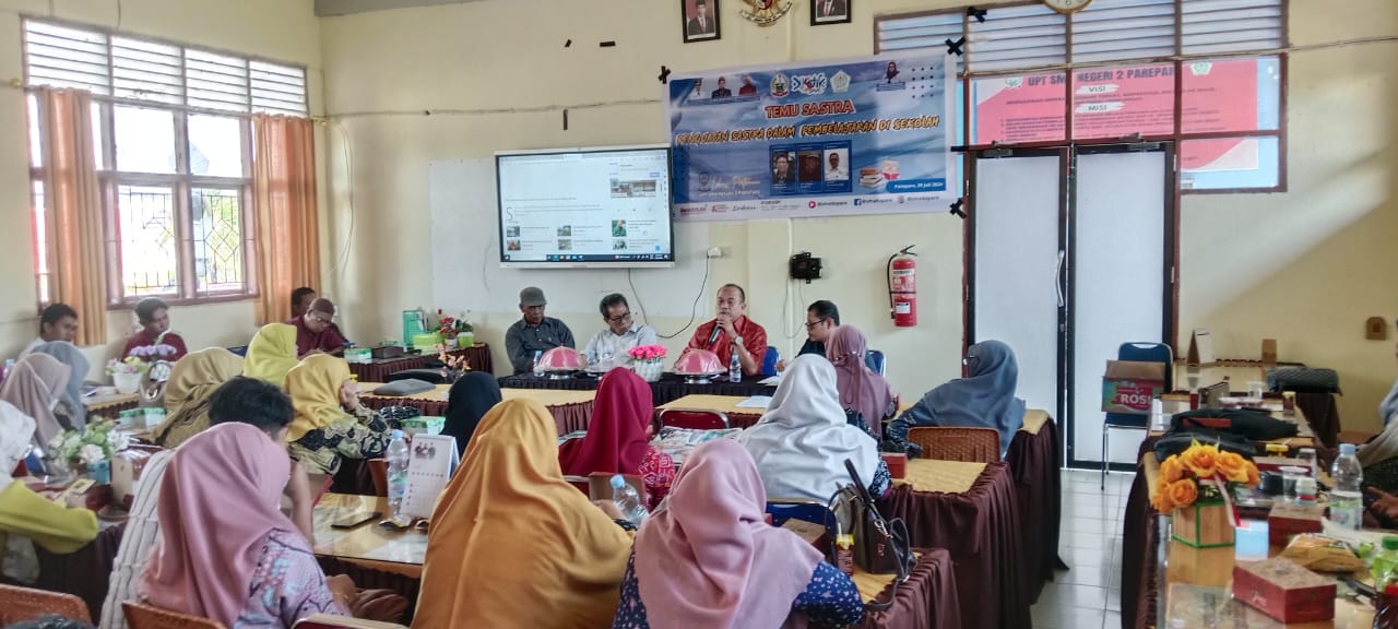 "Menulislah Sampai Kiamat", Tokoh-Kritikus Menginspirasi Peserta Bincang Sastra Ala Cabang Dinas Pendidikan Wilayah VIII Sulsel