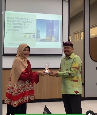 Disperkim Makassar Studi Tiru di DPRKPP Surabaya