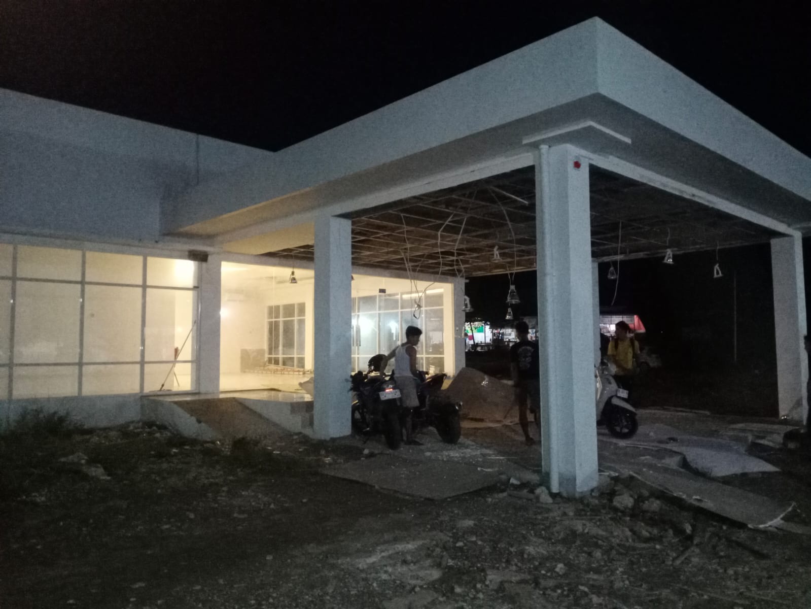 Pihak Pelaksana Pembangunan Bunker Radioterapi RSUD Sulbar akan Segera Perbaiki Plafon Teras yang Runtuh