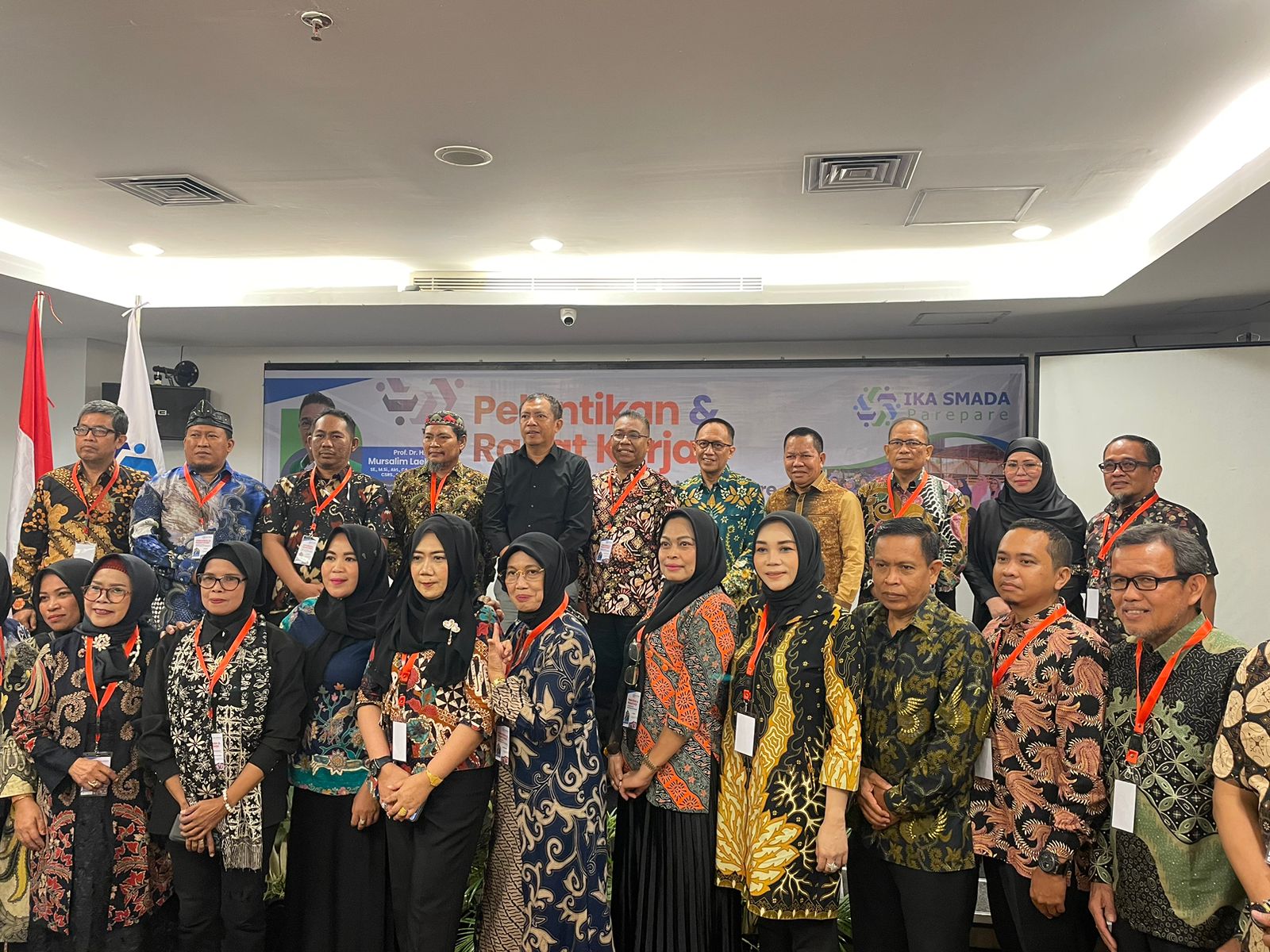 Hadiri Pelantikan IKA SMAN 2 Parepare, Pj Wali Kota Akbar Ali Ulas Videotron Alam Promosikan Daerah di Sulsel dan Sulbar