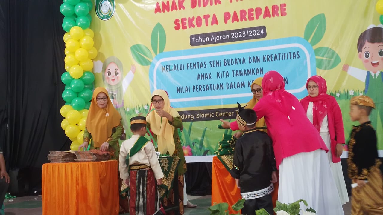 Semarak Penamatan Terpadu TK Aisyiyah se-Parepare, Kadisdikbud Sebut Aisyiyah Bisa Tonji