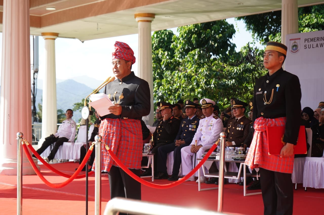 Inspektur Upacara Hari Lahir Pancasila, Pj Gubernur Sulbar Tegaskan Pancasila Menyatukan Segala Perbedaan