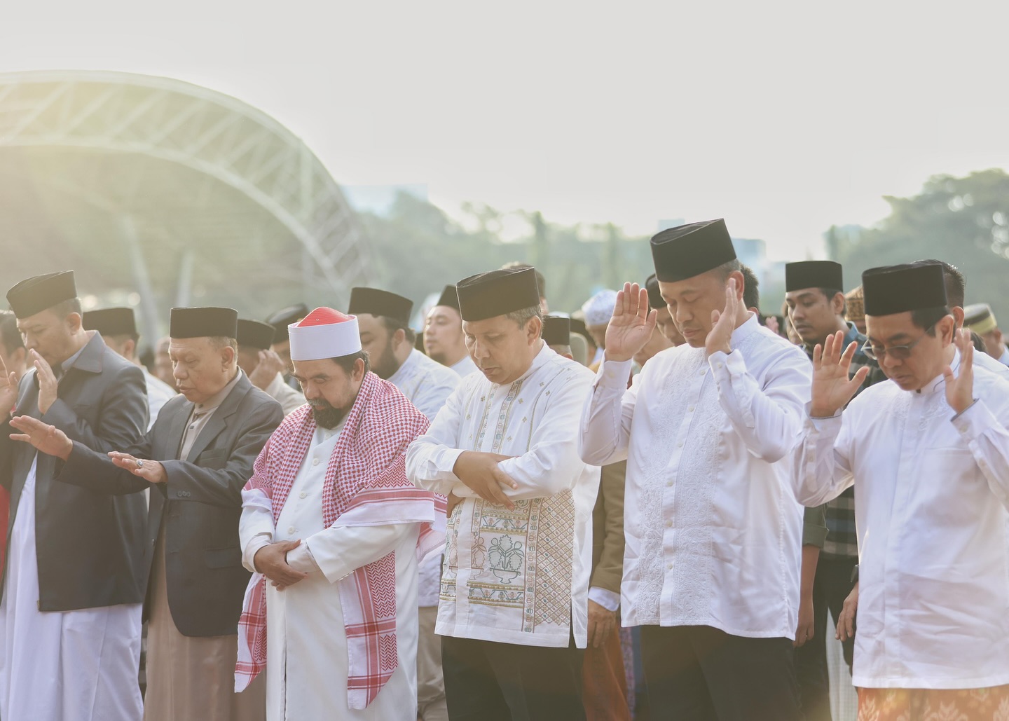 Danny Pomanto Salat Id Bersama Warga Makassar di Karebosi, Sebut Semangat Berkurban Makin Baik