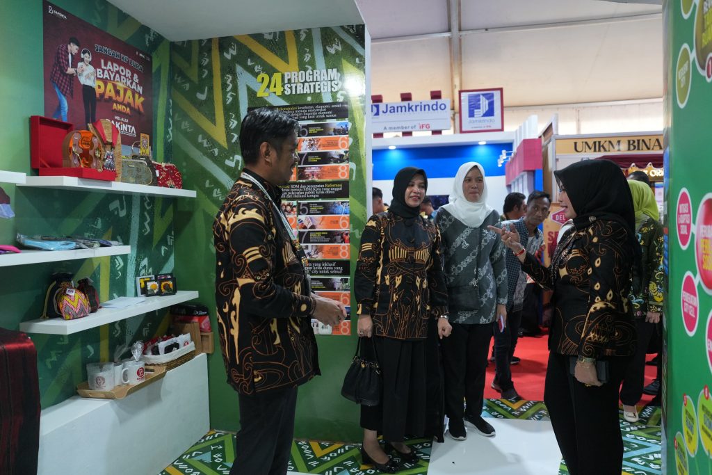 Booth Pemkot Makassar Jadi Pusat Perhatian di Indonesia City Expo 2024
