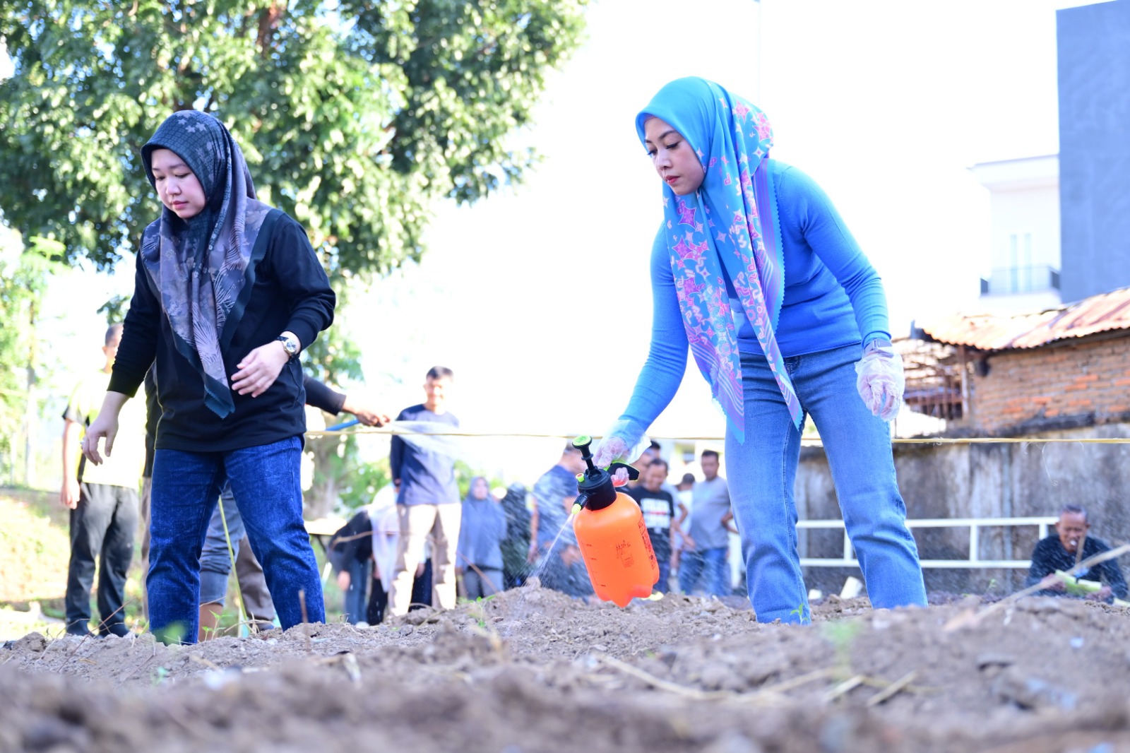 Berkontribusi Dalam Pencegahan Inflasi, PDAM Makassar Tanam 1.000 Bibit Cabai