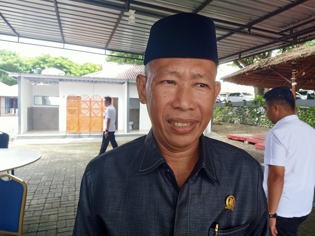 Ketua Komisi IV DPRD Sulbar Apresiasi Sekolah Adakan Kegiatan Bersih-bersih Tiap Hari Minggu