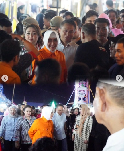 Ketua TP PKK Kunjungi Pasar Malam Utara Fest 2024 di Ujung Tanah
