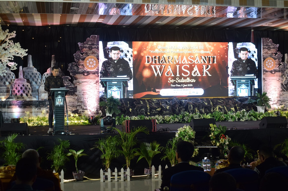 Perayaan Dharmasanti Waisak se-Sulselbar Dipusatkan di Auditorium IAIN Parepare, Pj Wali Kota Pesan Jaga Terus Toleransi 