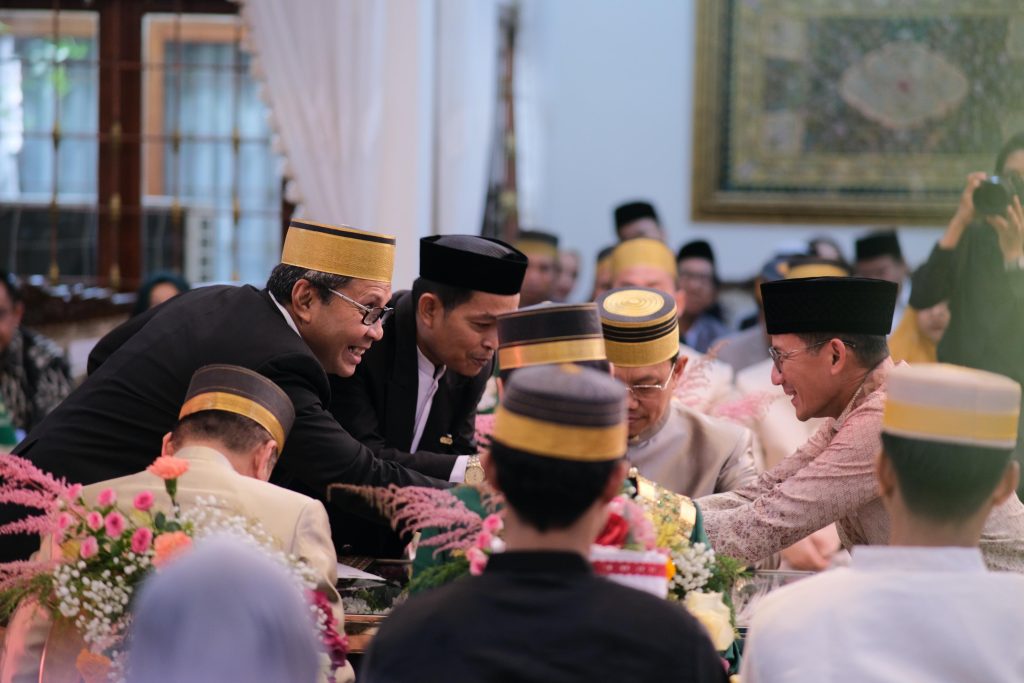 Bersama Sandiaga Uno, Danny Pomanto Jadi Saksi Nikah Anak Wakil Ketua MPR Amir Uskara dan Andi Yusran Paris