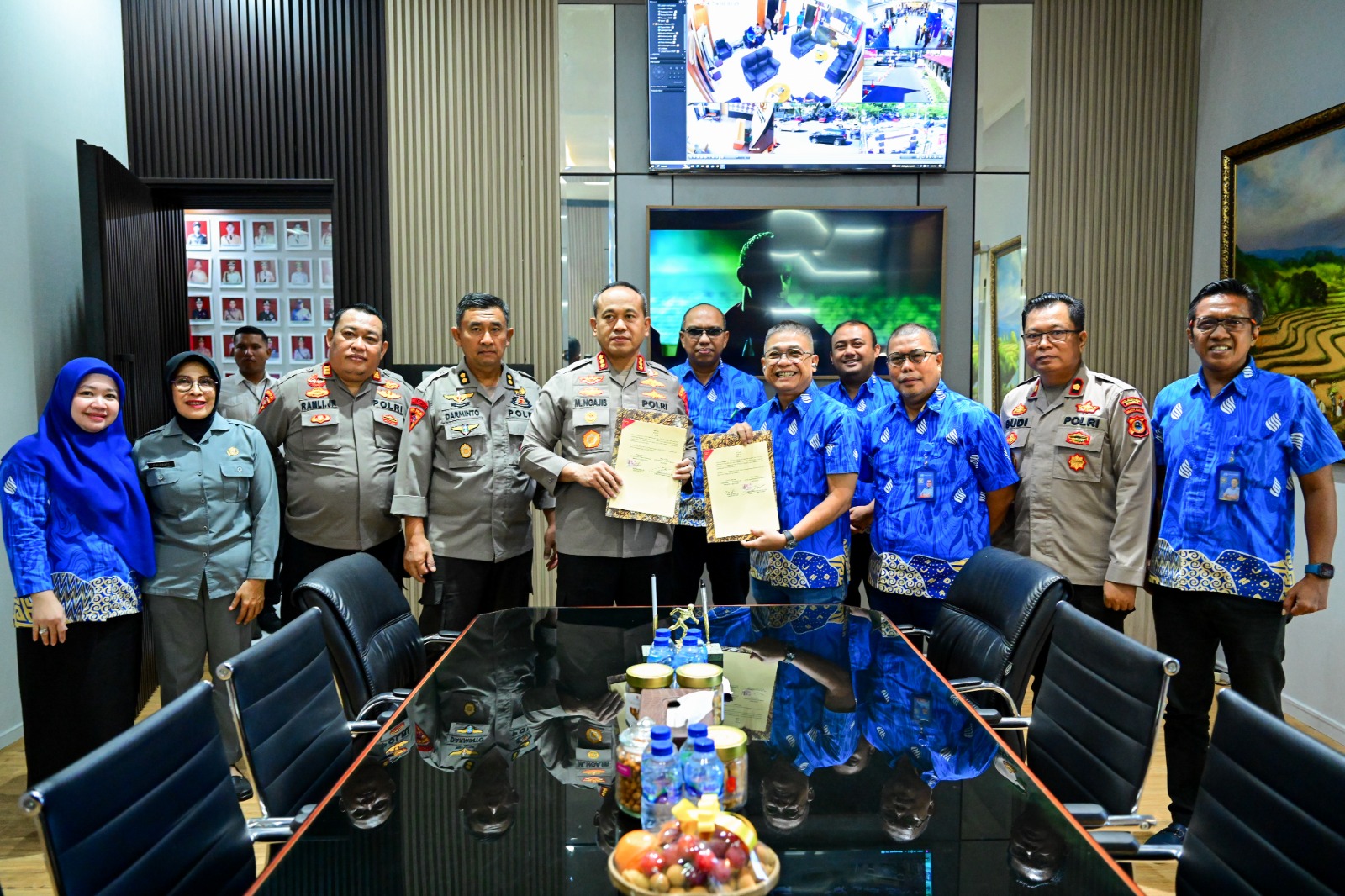 Beni Iskandar dan Jajaran PDAM Makassar Berkunjung ke Polrestabes, Laporkan Rencana Pelaksanaan Porpamnas VIII