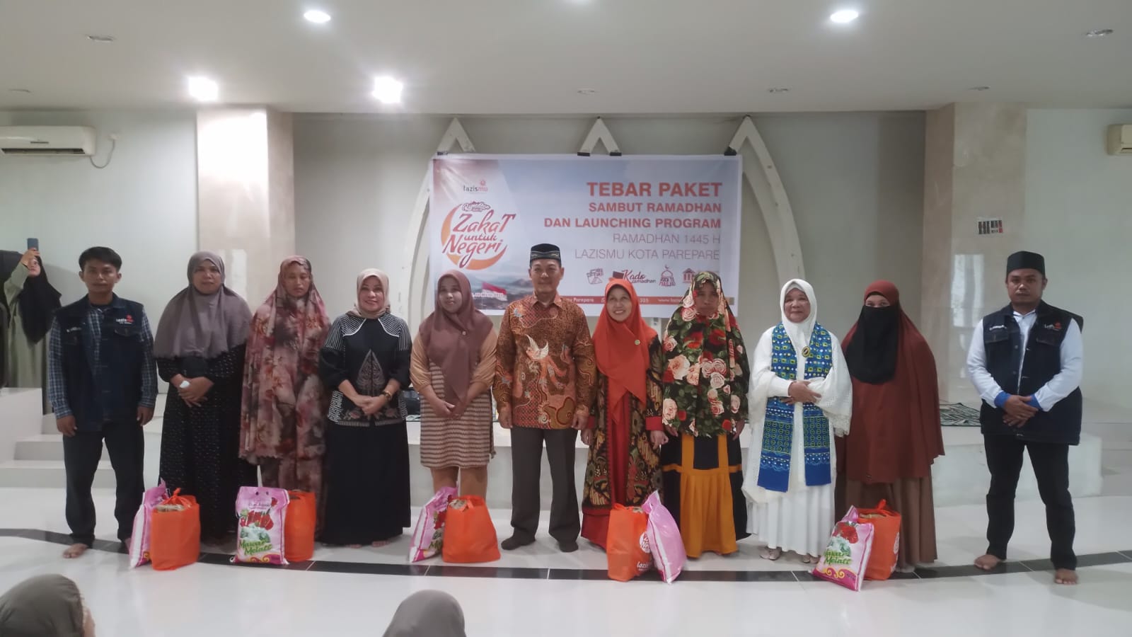 Wakili Pj Wali Kota Parepare, Halwatiah Apresiasi Tebar Paket Sambut Ramadan Lazismu Bermanfaat Bagi Masyarakat 