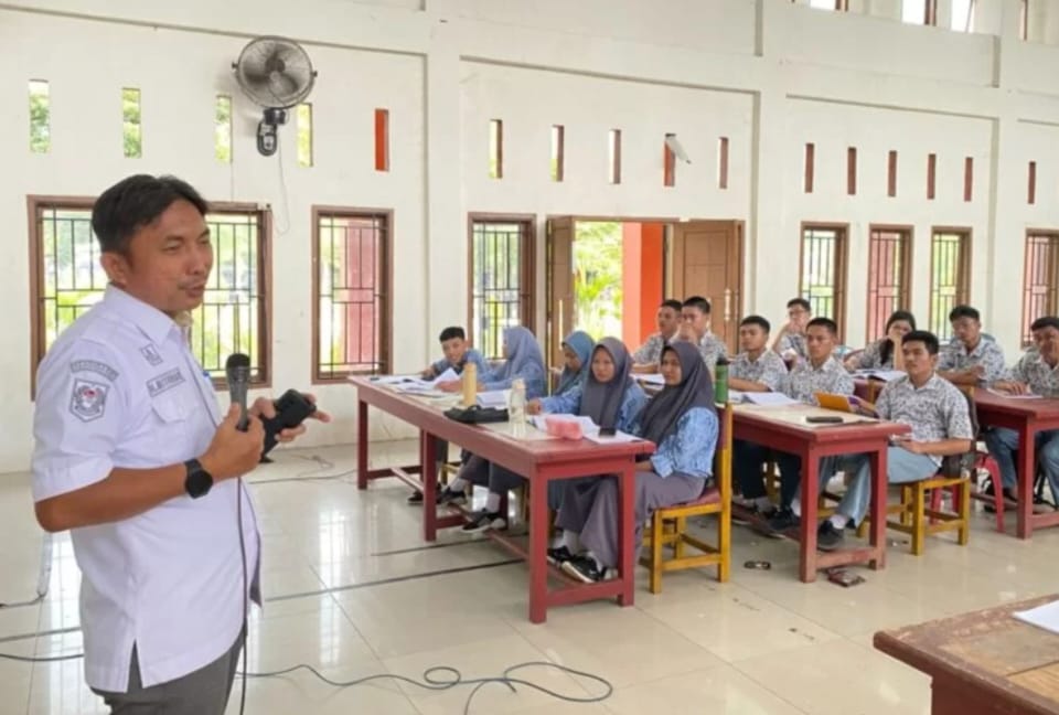 Persiapan UNBK, Kadis Dikbud Sulbar Pantau Pelaksanaan Bimbel Bagi Peserta Didik  