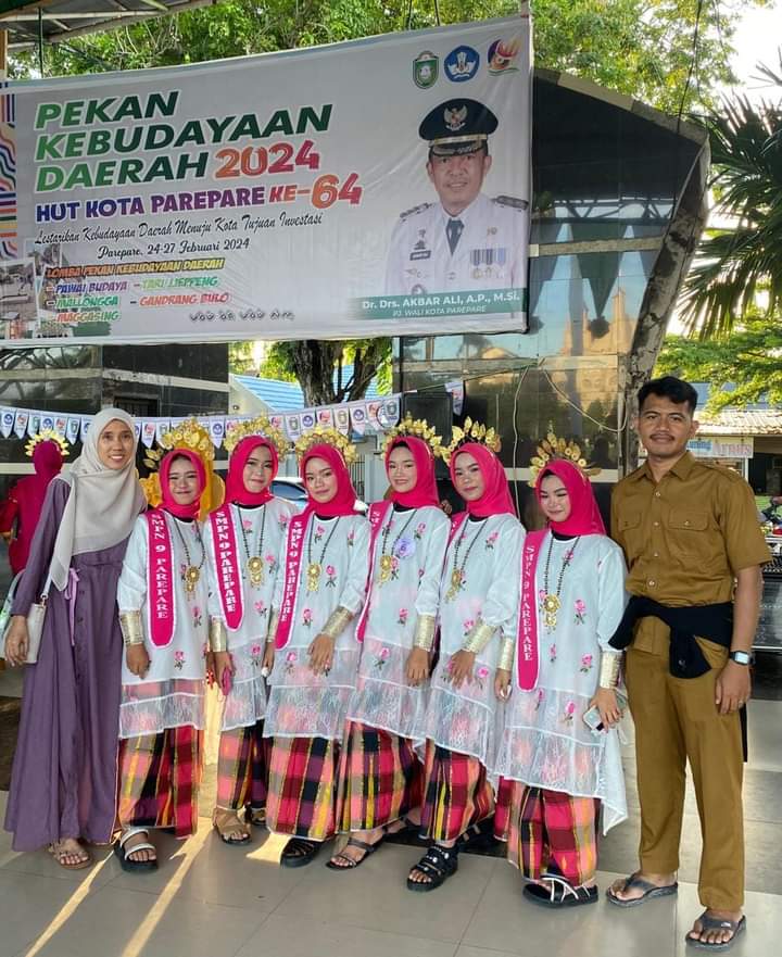Raih Prestasi di Pekan Kebudayaan Daerah, SMPN 9 Parepare Juara 3 Lomba Tari Jeppeng