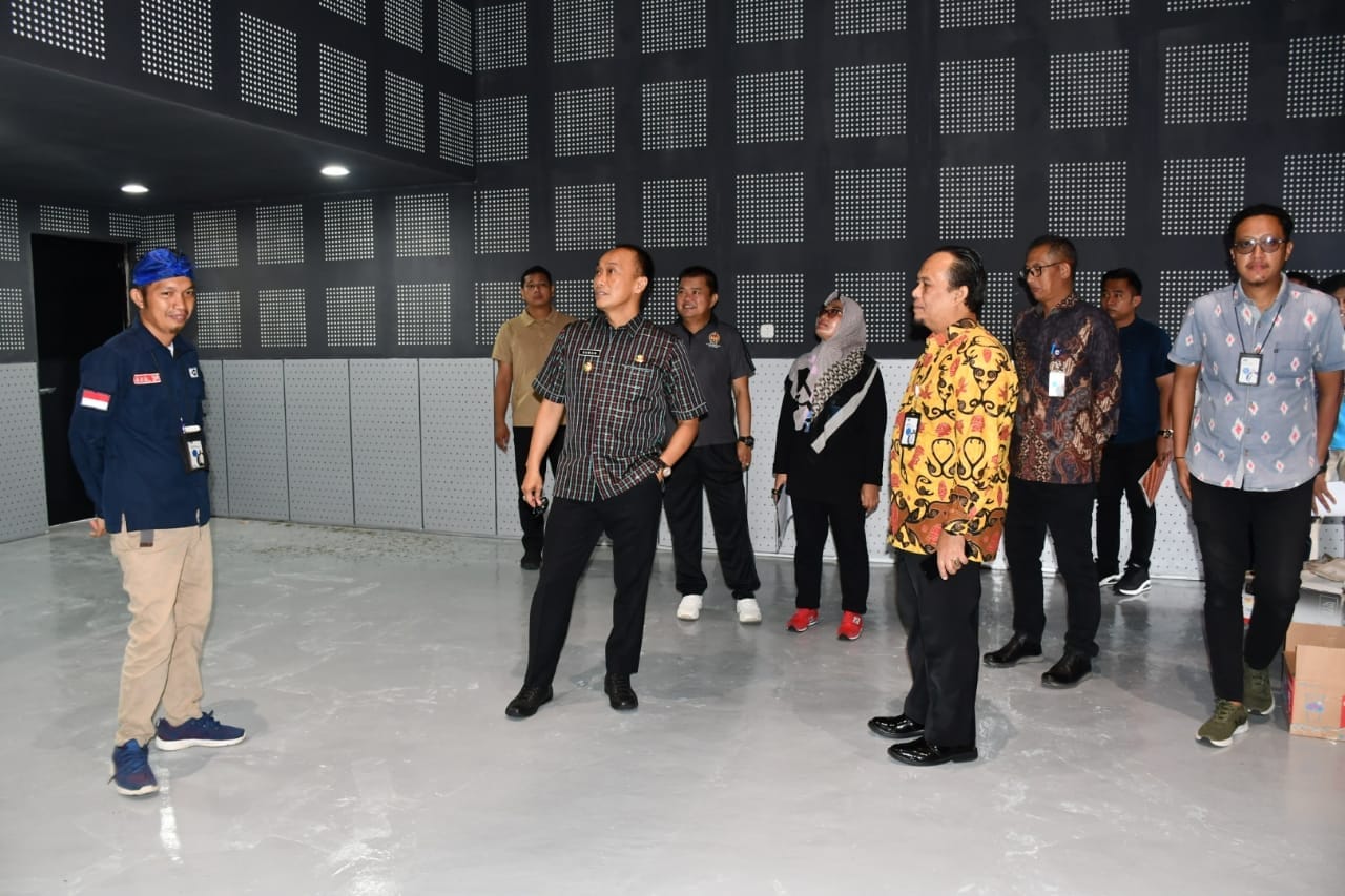 Kadis Kominfopers Dampingi Pj Gubernur Sambangi Studio Baru TVRI Sulbat